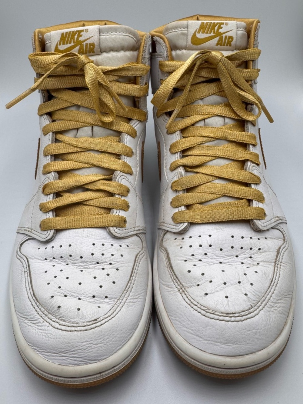 Nike Air Jordan 1 Retro High OG Metallic Gold 8.5